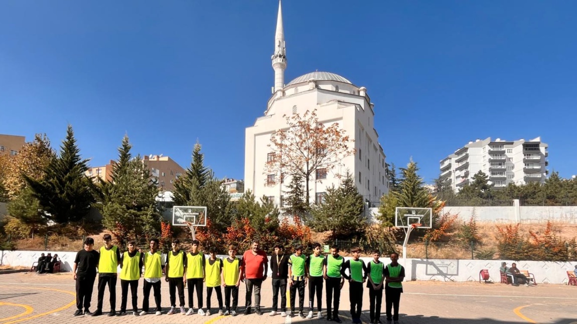 Okulumuzda  Spor Kulübünün düzenlediği Futsal Dostluk Turnuvaları başladı